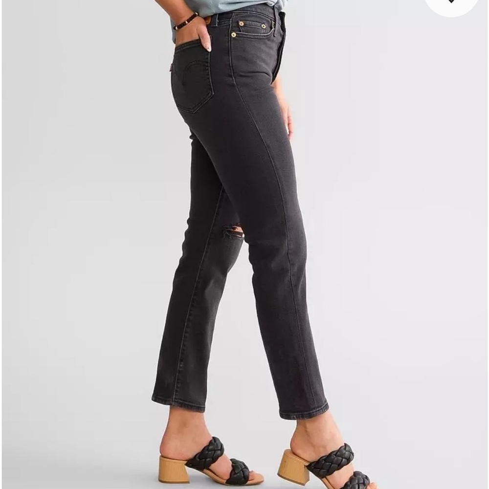 Levi’s Wedgie Straight Stretch Jeans NWT Black High Rise W28 L28 Size 6 Short - Picture 2 of 11